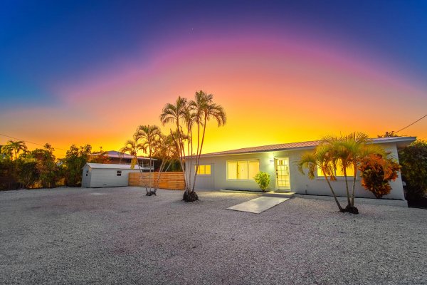 34 Bay Dr Saddlebunch, FL 33040