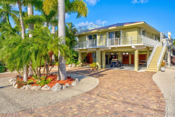 1163 De Lussan Ln Cudjoe Key, FL 33042