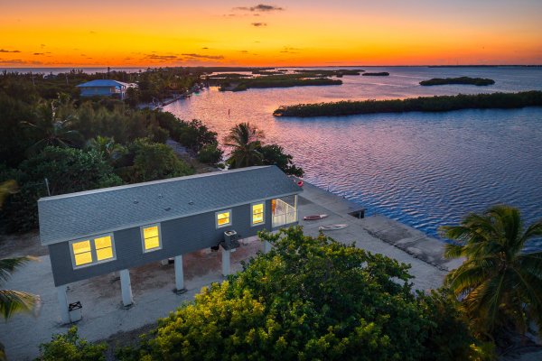 1370 Long Bch Dr Big Pine Key, FL 33043